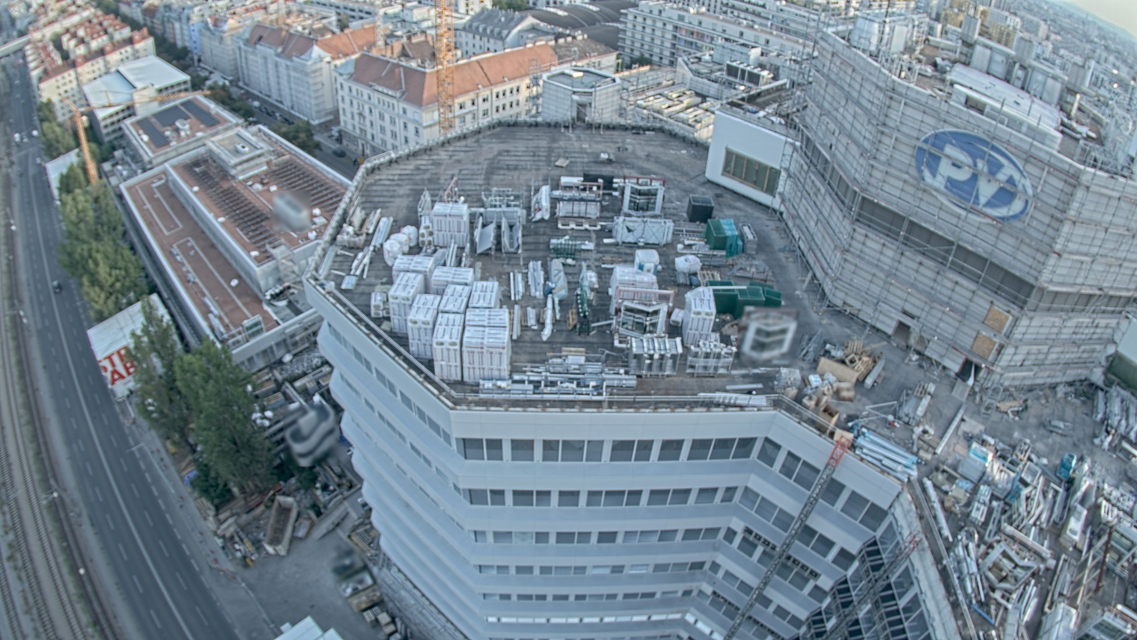 27.08.2026 18:45